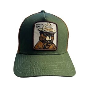 Mad Engine Smokey Bear NEW NWT Mesh Back Snap Back Trucker Hat Green Forest